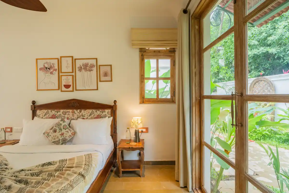 SaffronStays Ophelia, Assagao