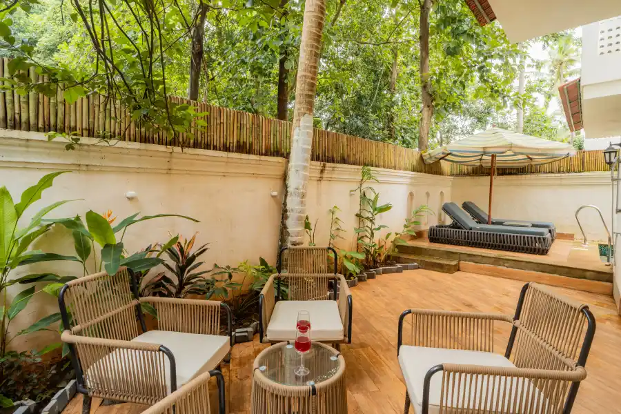 SaffronStays Ophelia, Assagao