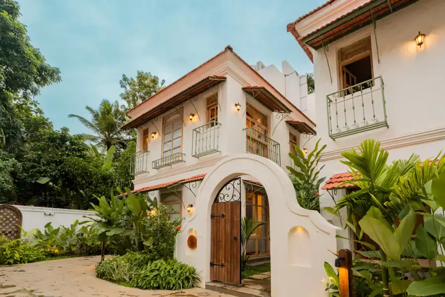 SaffronStays Ophelia, Assagao