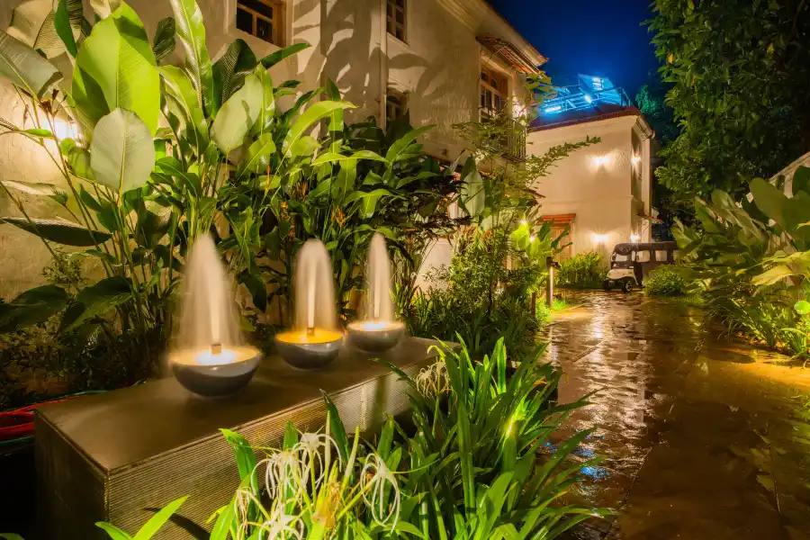 SaffronStays Ophelia, Assagao