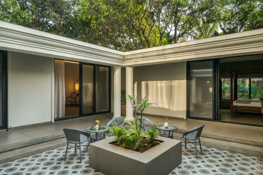 SaffronStays Oriana. Layout, Alibaug