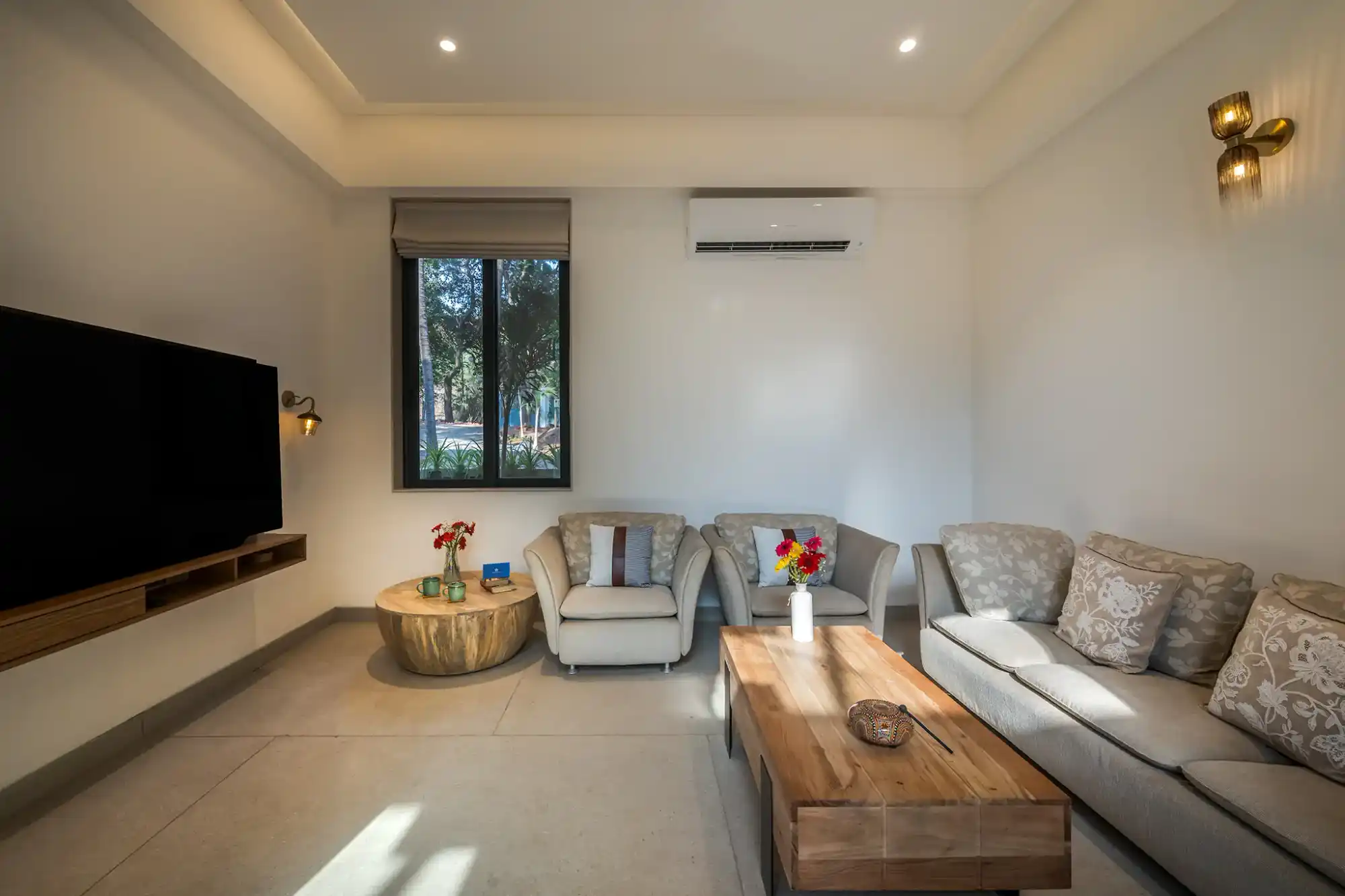 SaffronStays Oriana. Layout, Alibaug