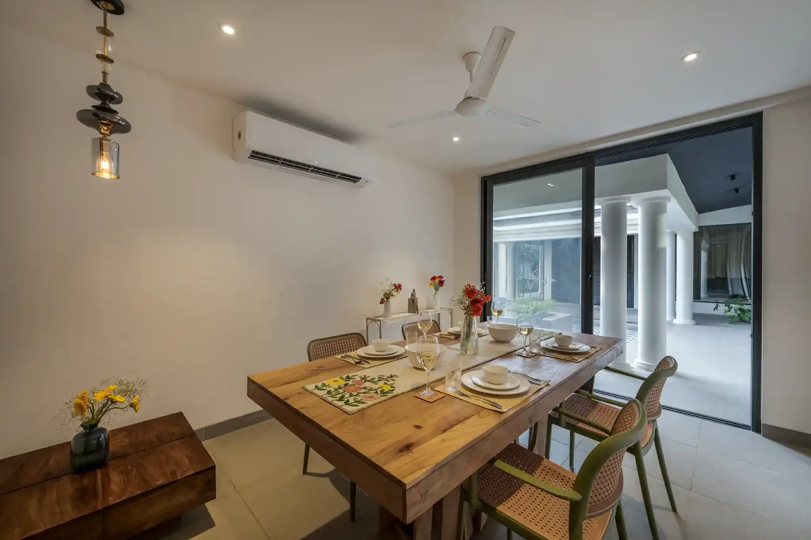 SaffronStays Oriana. Layout, Alibaug