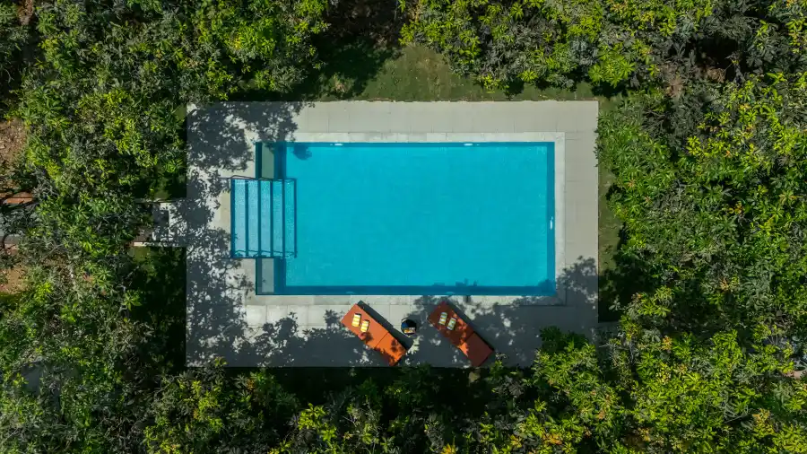 SaffronStays Oriana. Layout, Alibaug