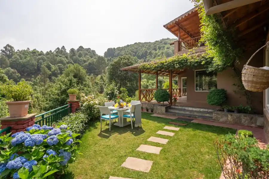 SaffronStays Plaksha, Mukteshwar