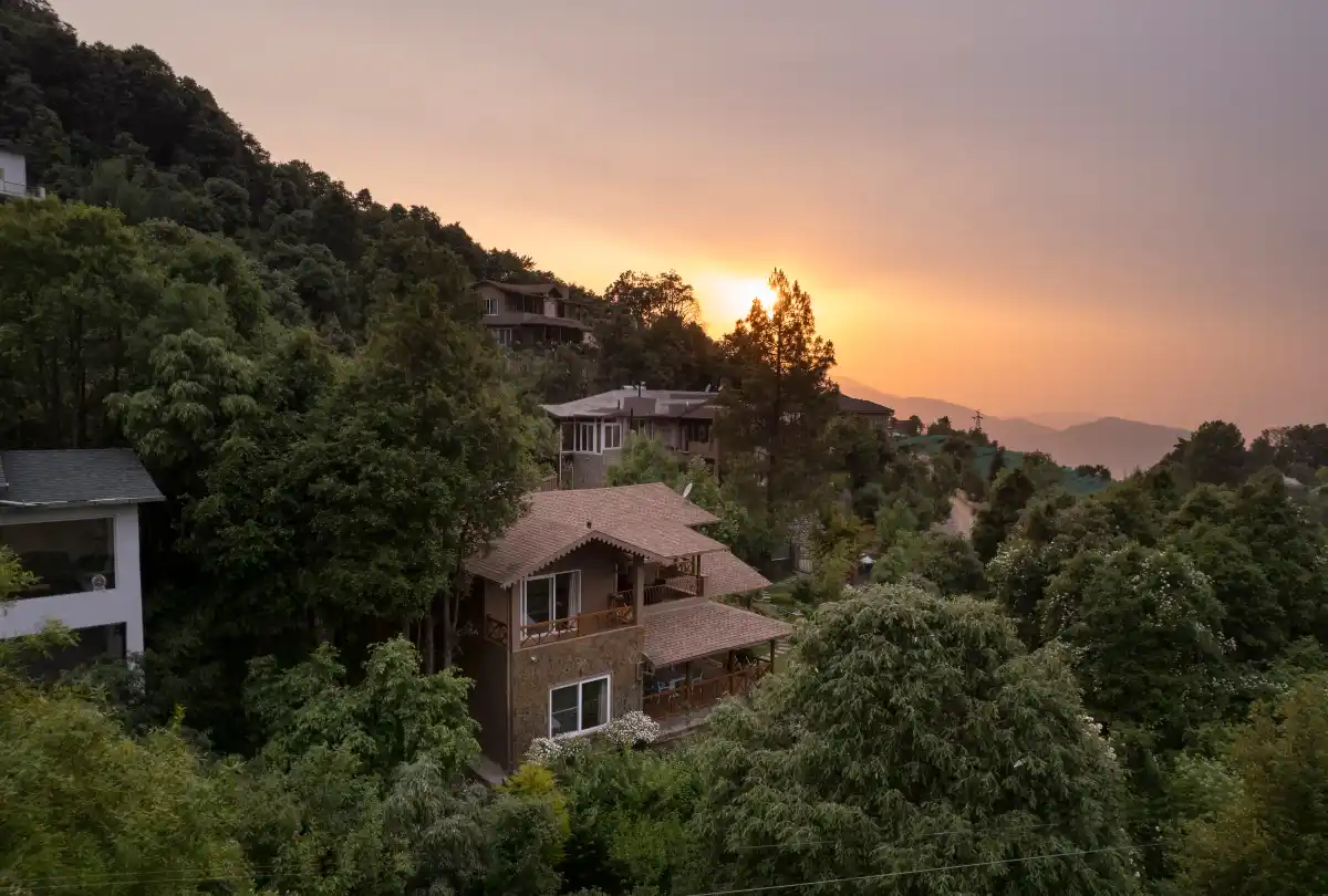 SaffronStays Plaksha, Mukteshwar
