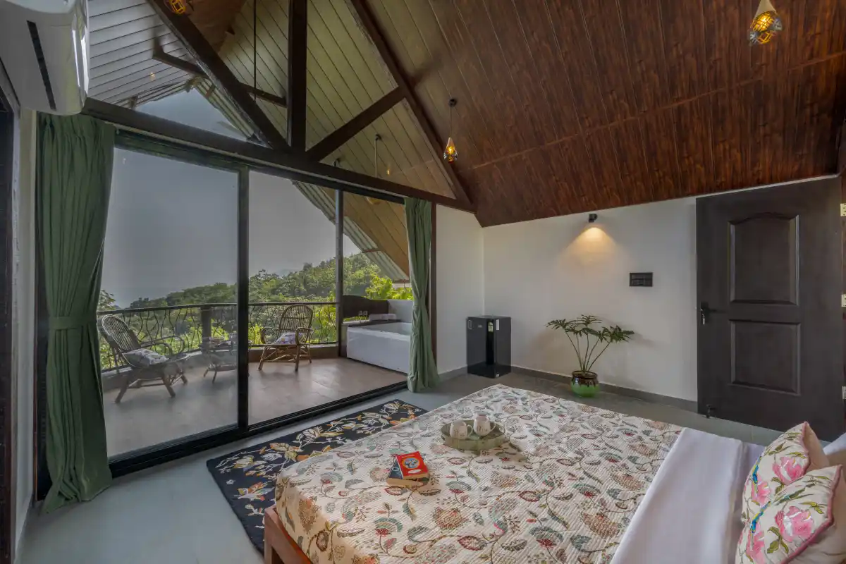 SaffronStays Raanwaara Luxe, Pawna