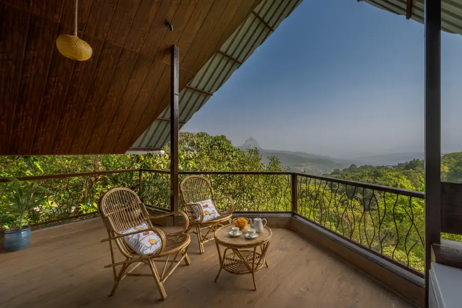 SaffronStays Raanwaara Luxe, Pawna