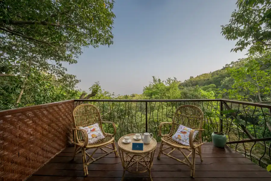 SaffronStays Raanwaara Luxe, Pawna