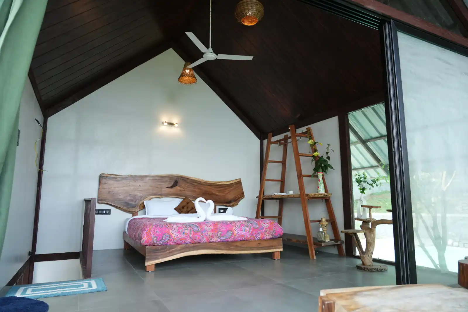 SaffronStays Raanwaara, Pawna