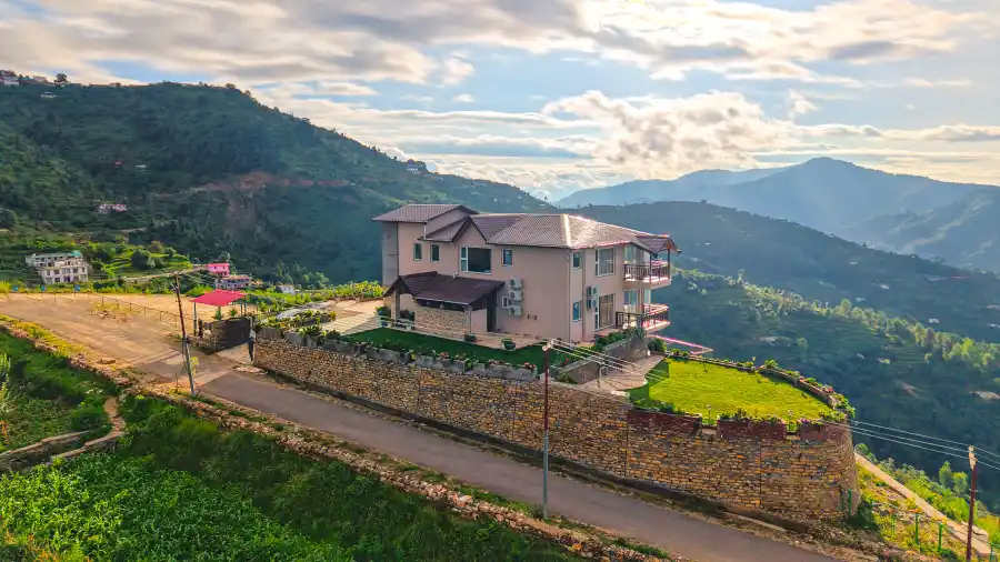SaffronStays Ridgeview Manor, Mukteshwar