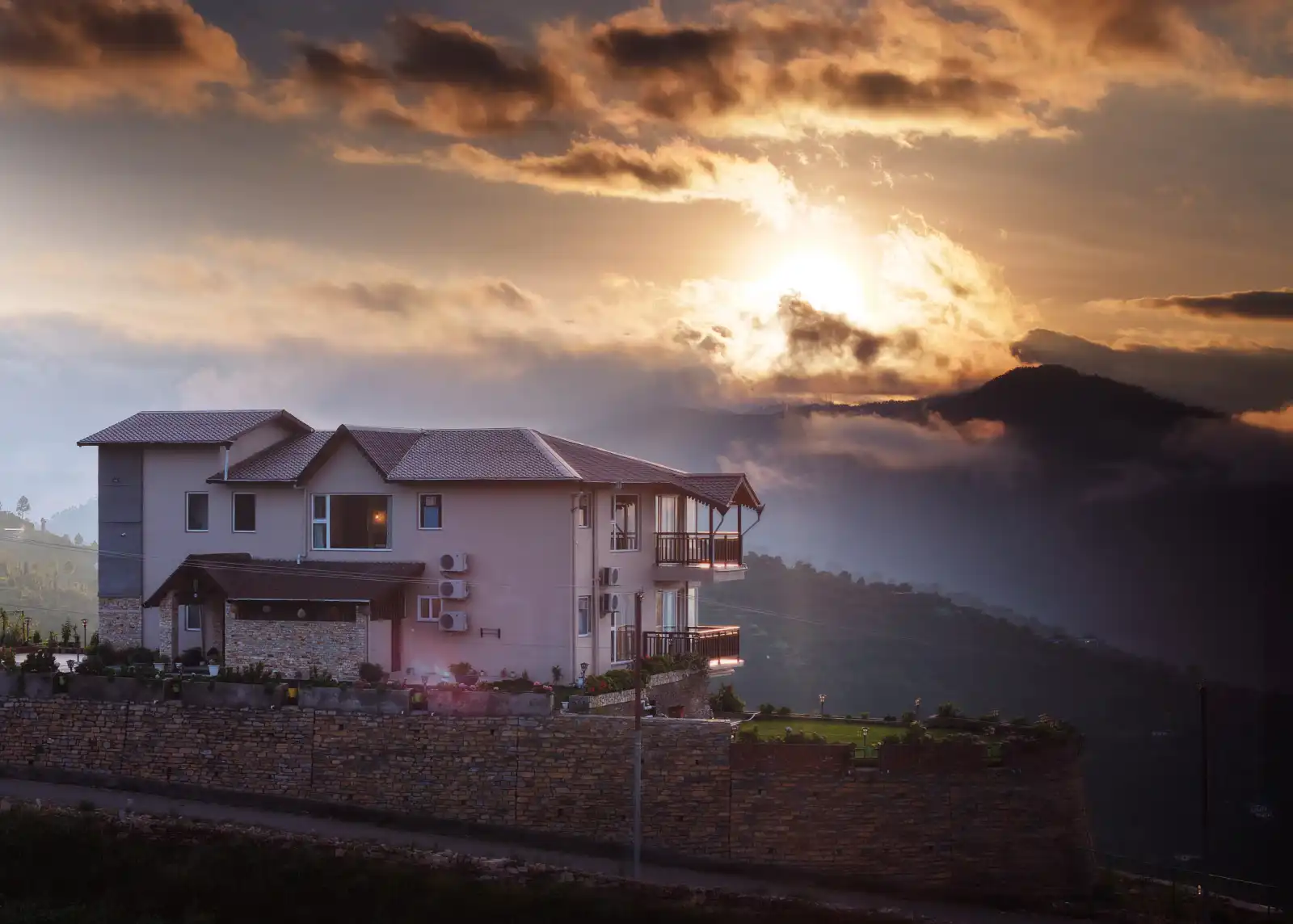 SaffronStays Ridgeview Manor, Mukteshwar