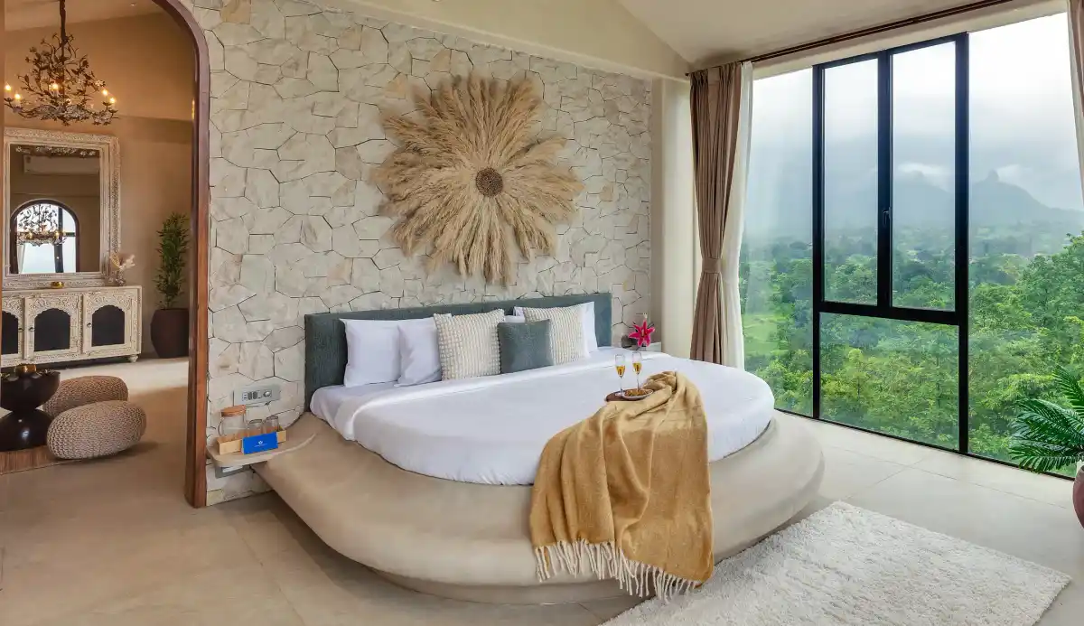 SaffronStays Roman Holiday, Karjat