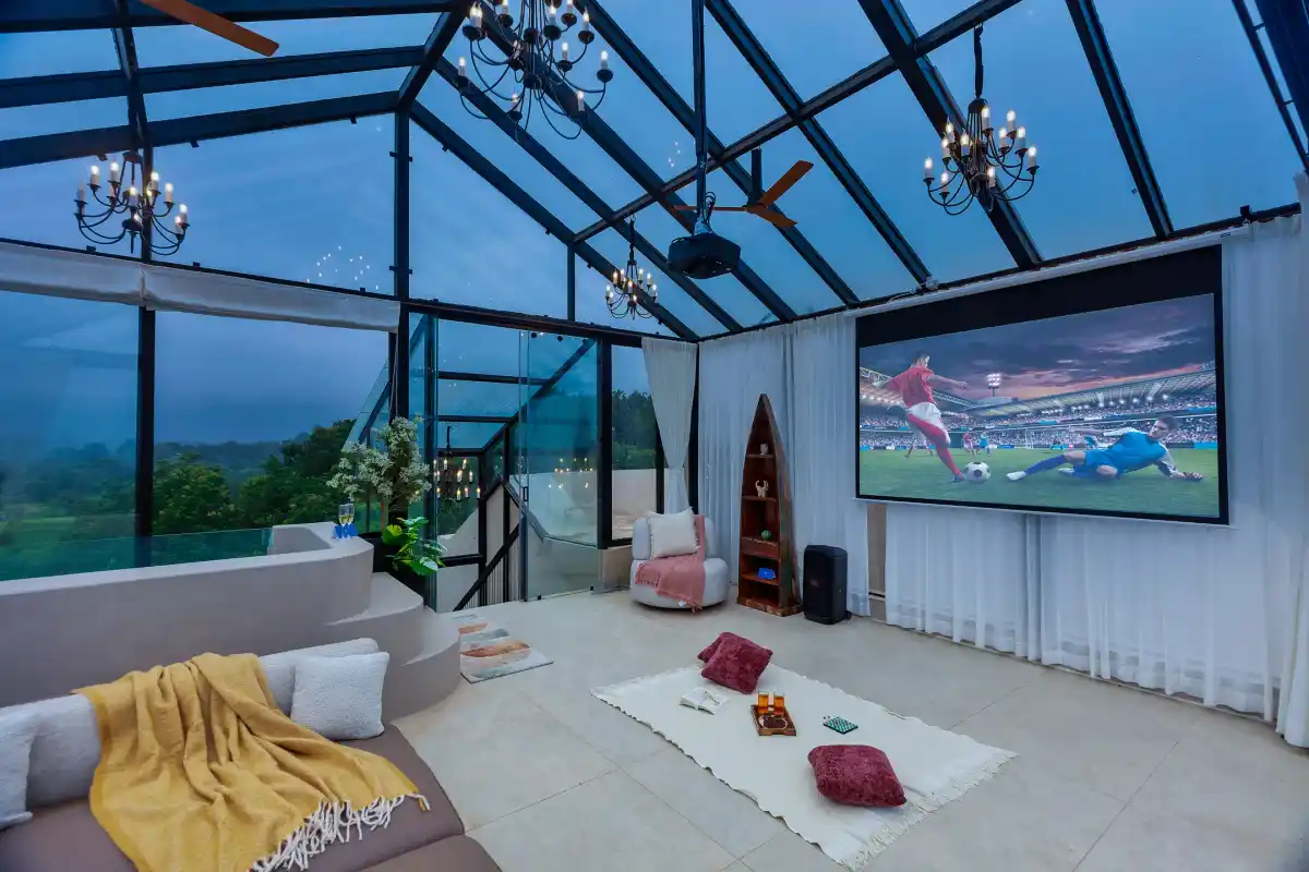 SaffronStays Roman Holiday, Karjat