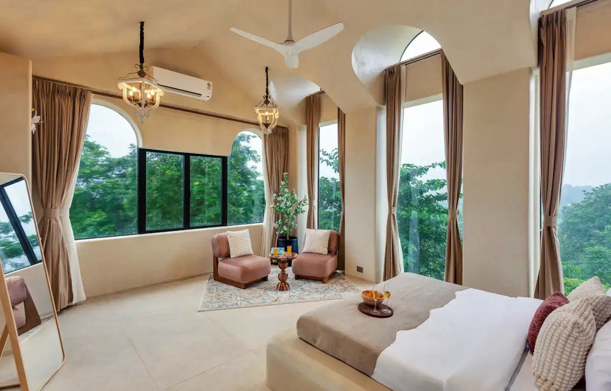 SaffronStays Roman Holiday, Karjat