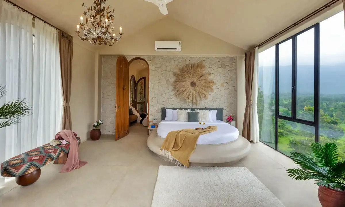 SaffronStays Roman Holiday, Karjat