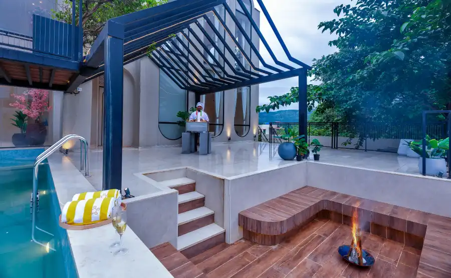 SaffronStays Roman Holiday, Karjat