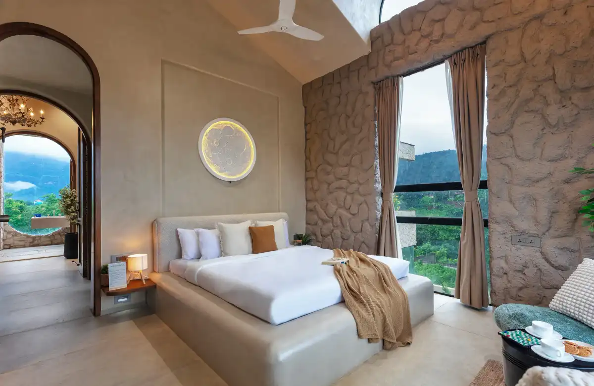 SaffronStays Roman Holiday, Karjat