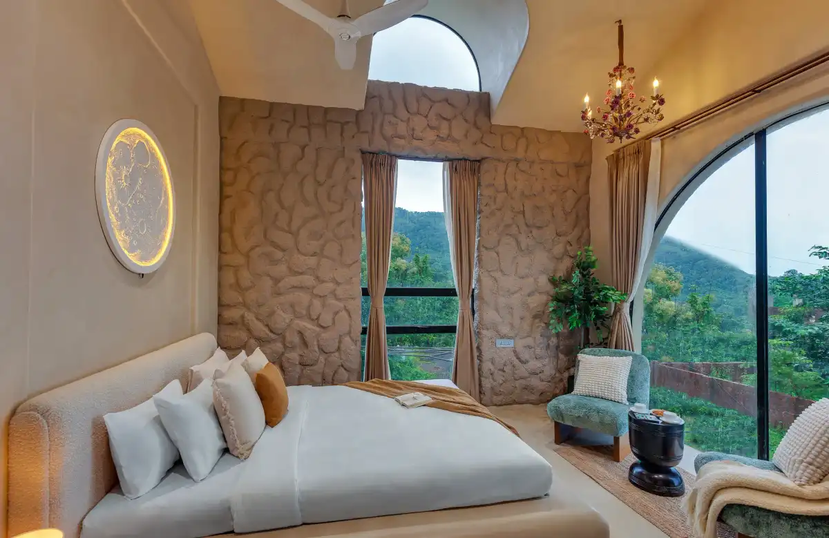 SaffronStays Roman Holiday, Karjat