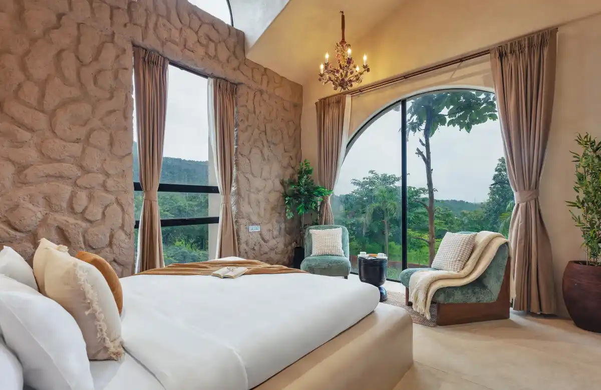 SaffronStays Roman Holiday, Karjat