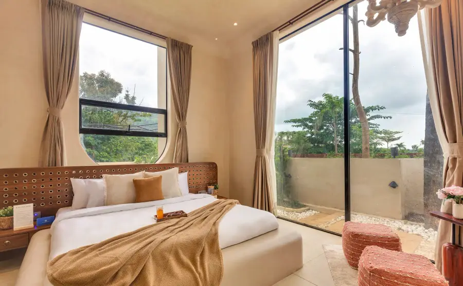 SaffronStays Roman Holiday, Karjat