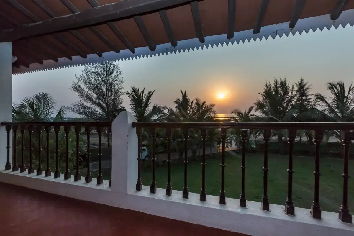 SaffronStays Salt Rim, Korlai