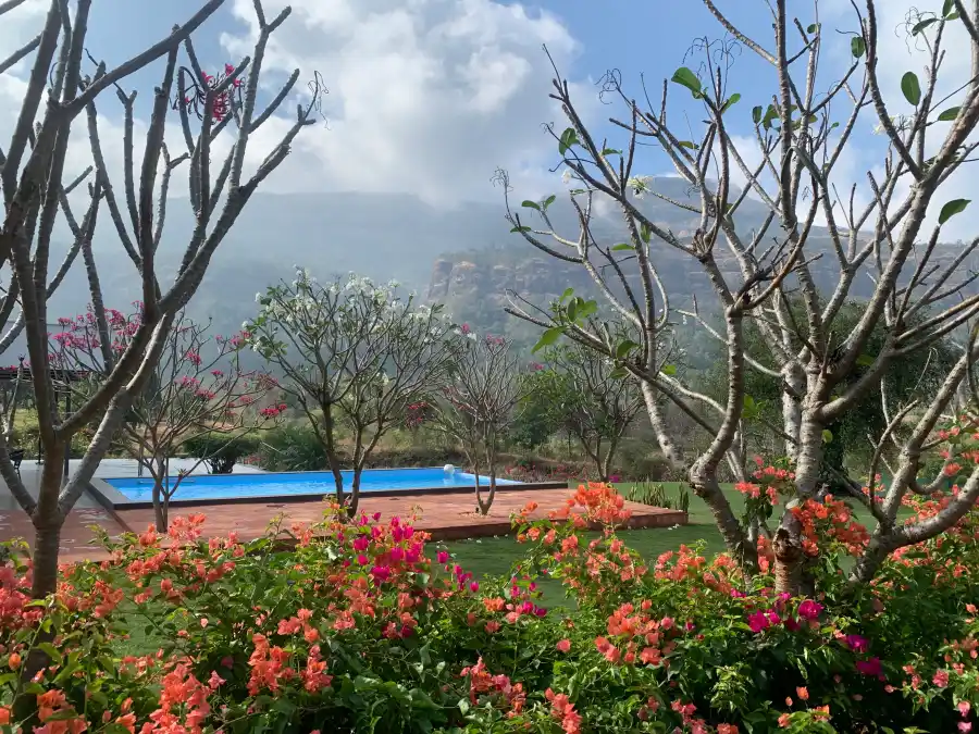 SaffronStays SanvinaFarm, Karjat
