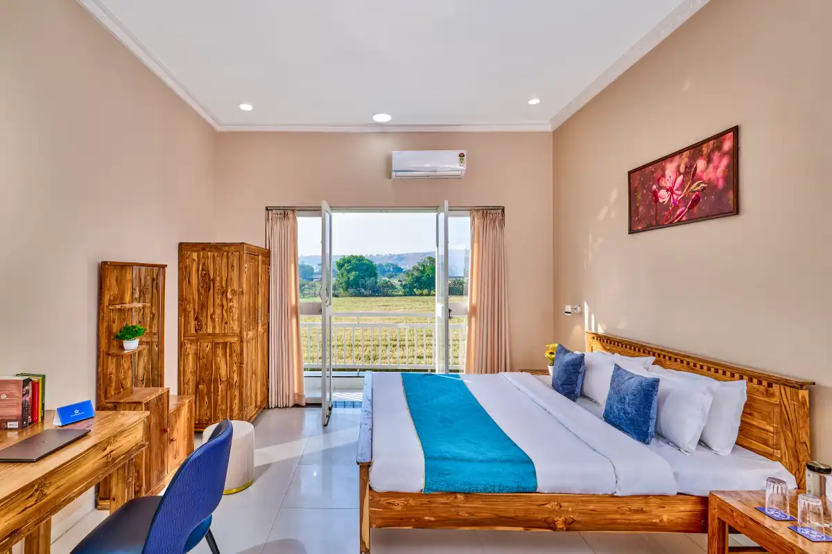 SaffronStays Six Oaks, Nashik