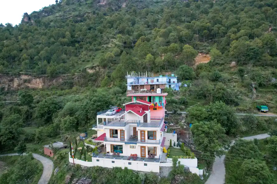 SaffronStays Summer Estate, Kasauli