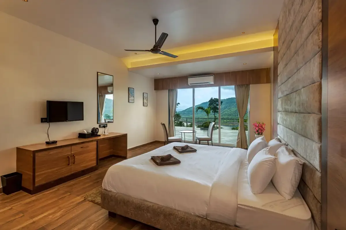 SaffronStays Sundowner, Karjat