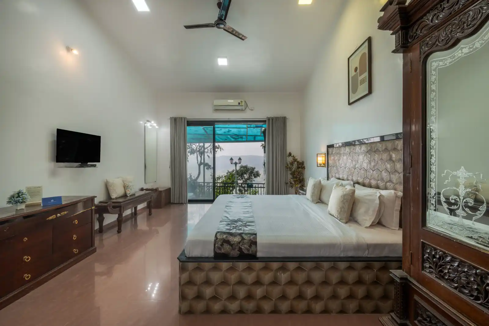 SaffronStays The Blue, Panchgani