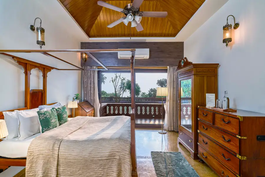 SaffronStays The Devrai, Khavane