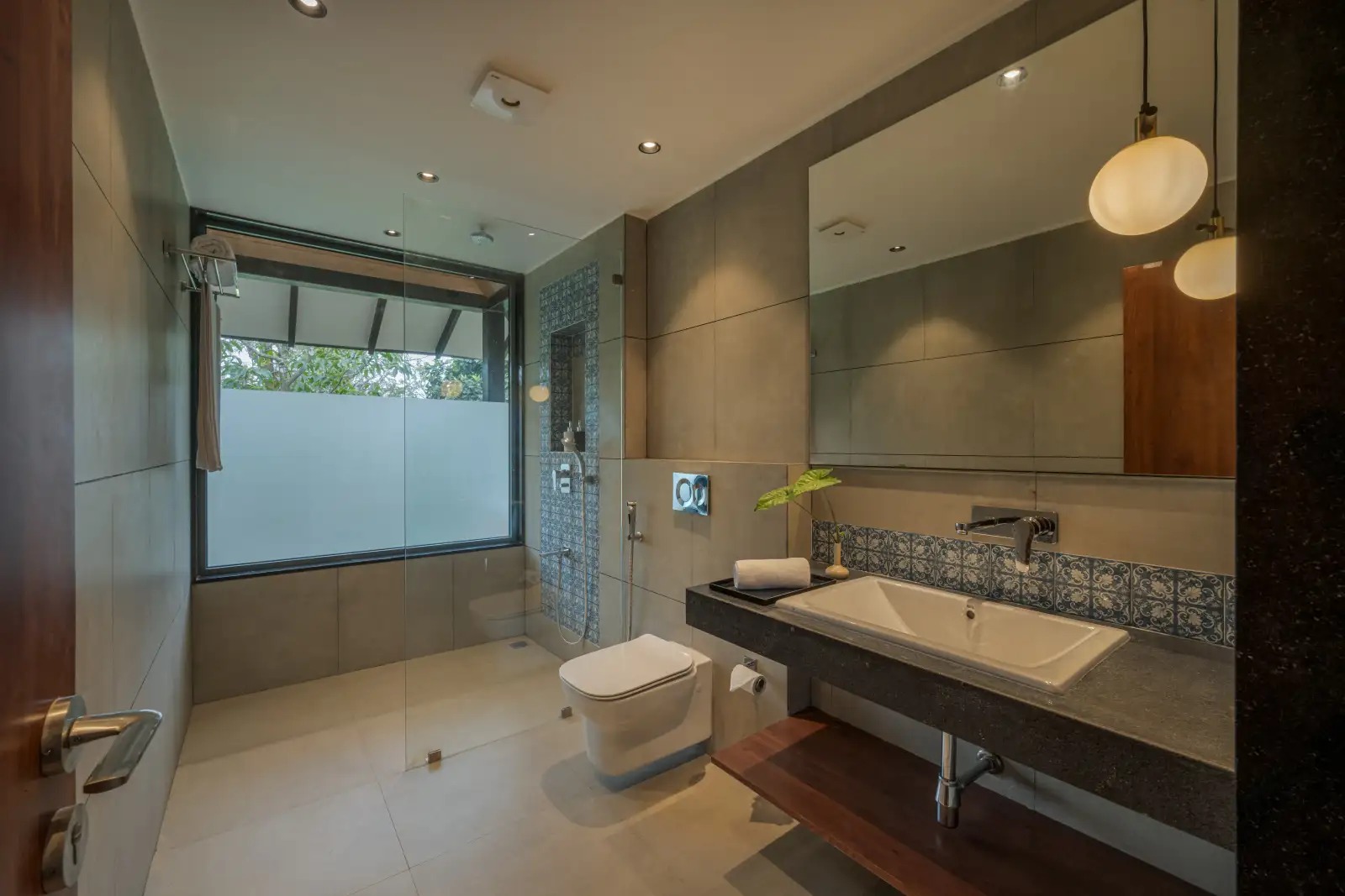 SaffronStays The Glass, Panchgani