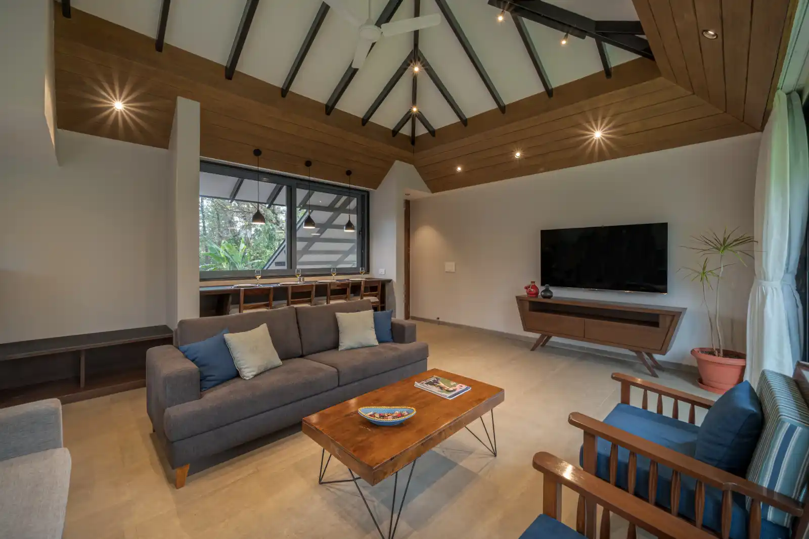 SaffronStays The Glass, Panchgani