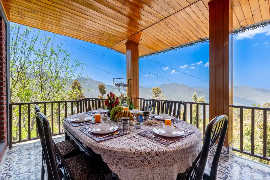 SaffronStays The Rhodoville, Kanatal