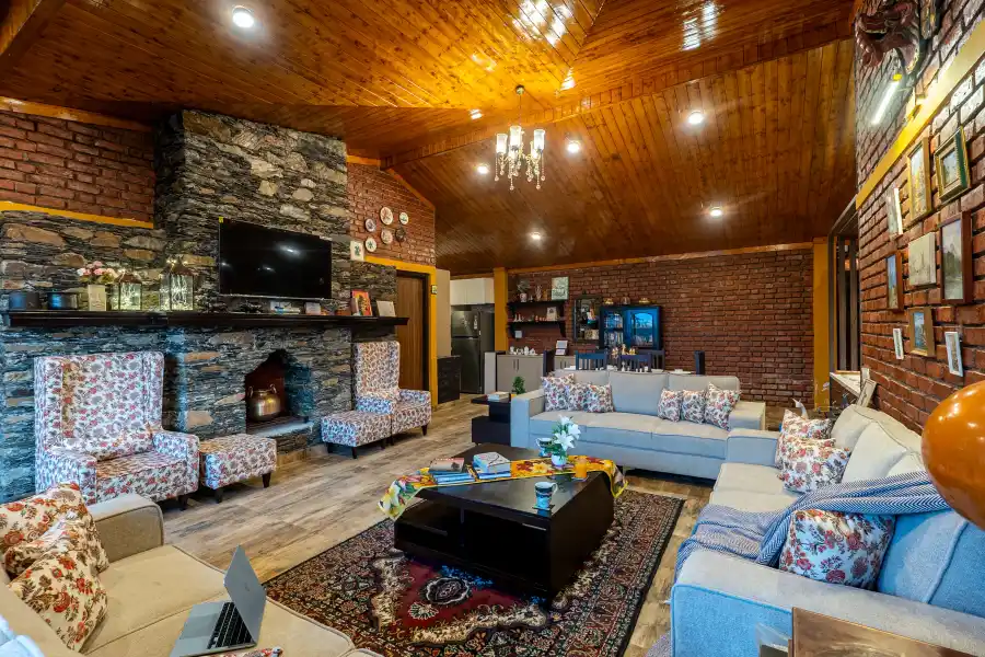 SaffronStays The Rhodoville, Kanatal