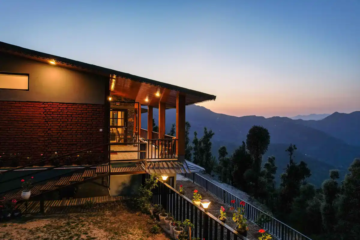 SaffronStays The Rhodoville, Kanatal
