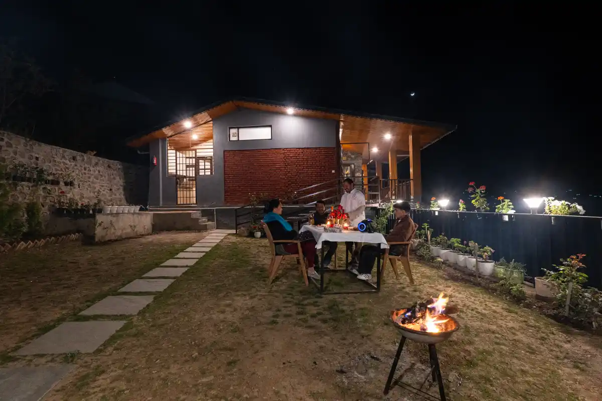 SaffronStays The Rhodoville, Kanatal