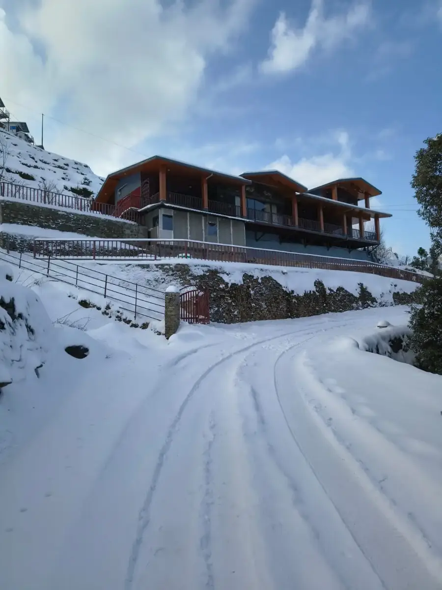 SaffronStays The Rhodoville, Kanatal