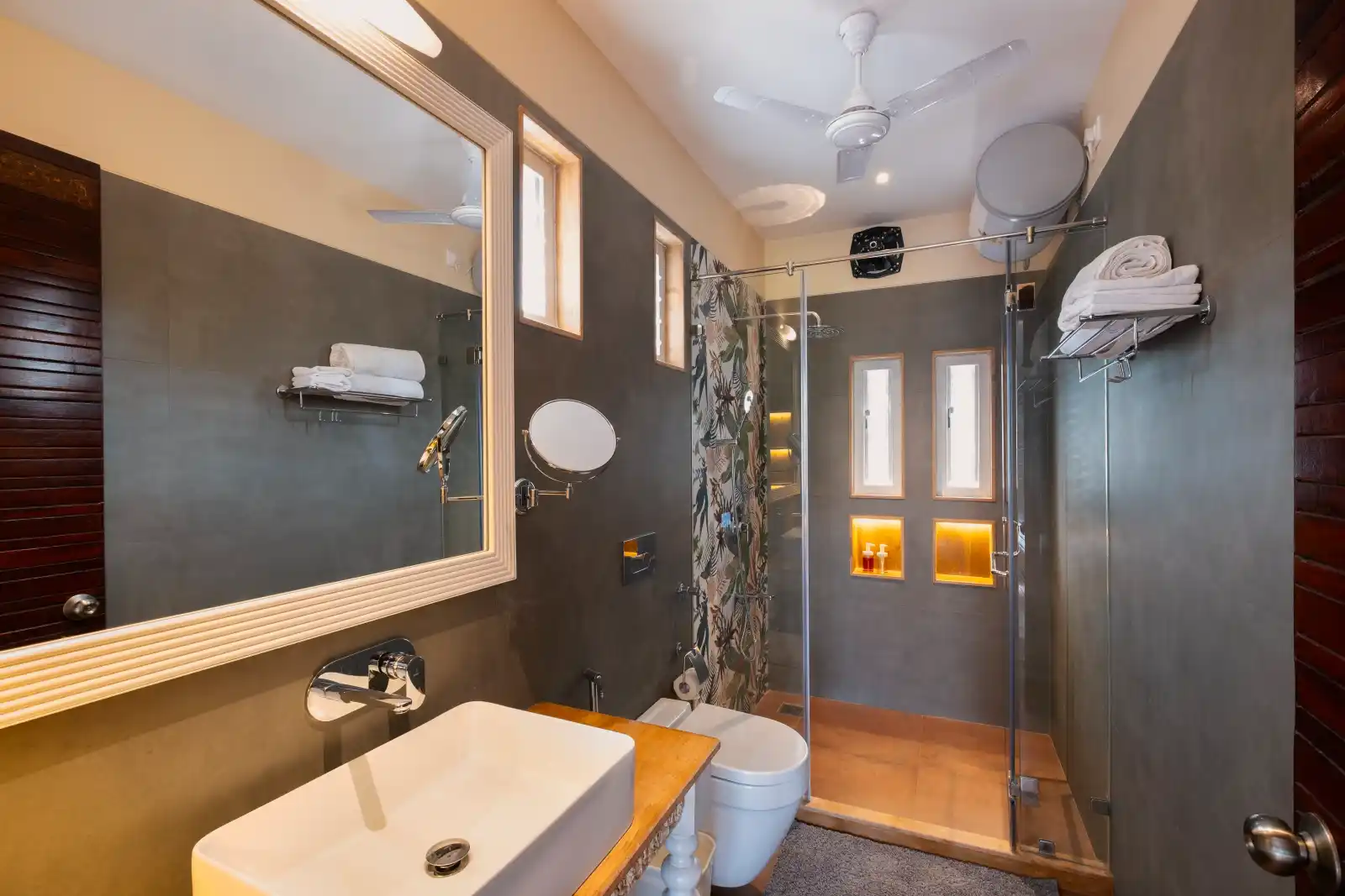 SaffronStays Tudor San, Candolim