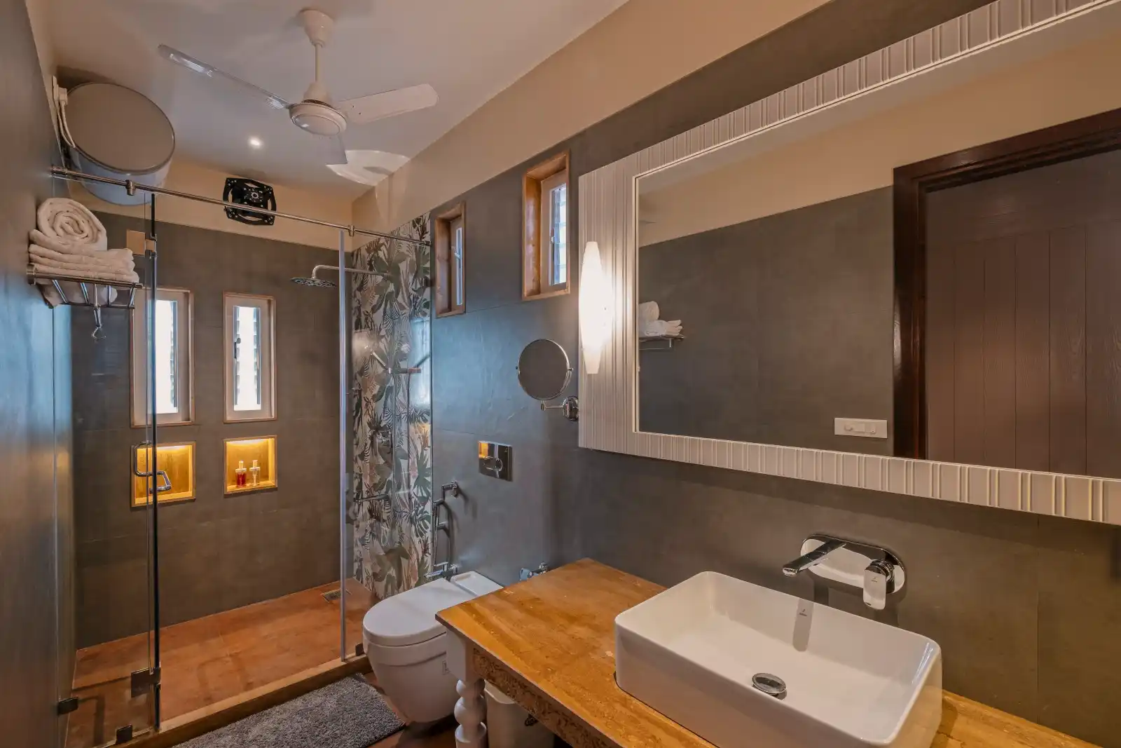 SaffronStays Tudor San, Candolim