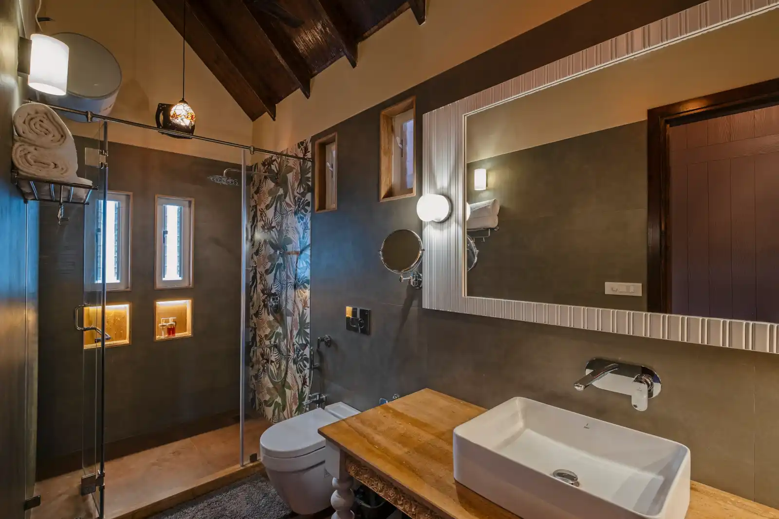 SaffronStays Tudor San, Candolim