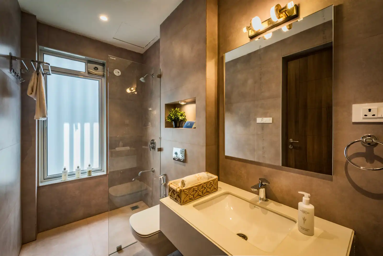 SaffronStays Twin, Lonavala
