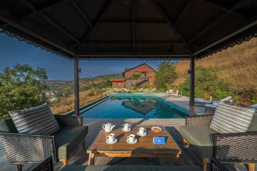 SaffronStays Whistling Thrush, Panchgani