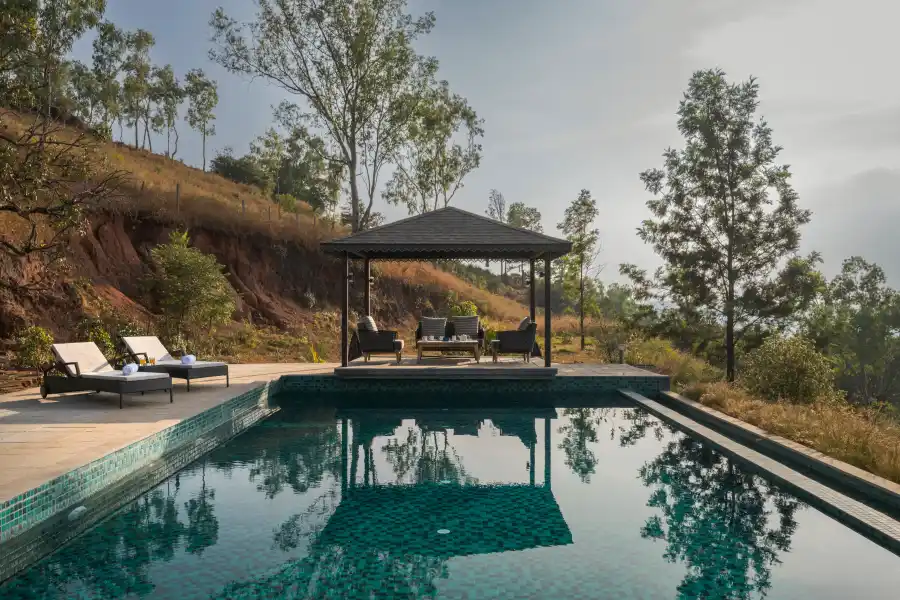 SaffronStays Whistling Thrush, Panchgani