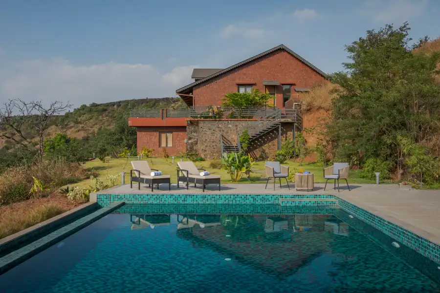 SaffronStays Whistling Thrush, Panchgani