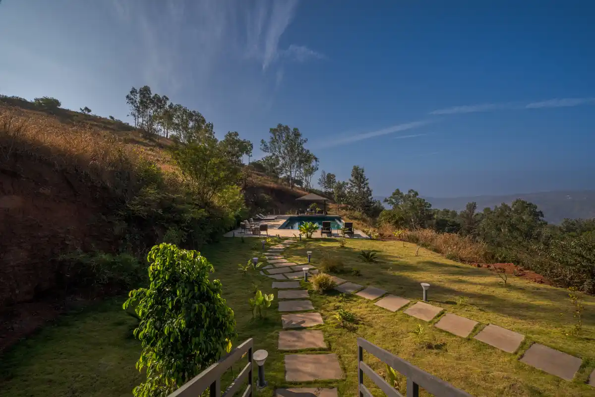 SaffronStays Whistling Thrush, Panchgani