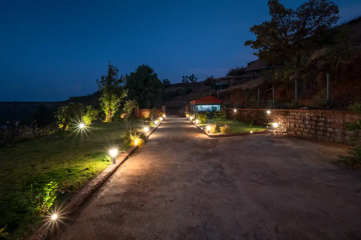 SaffronStays Whistling Thrush, Panchgani