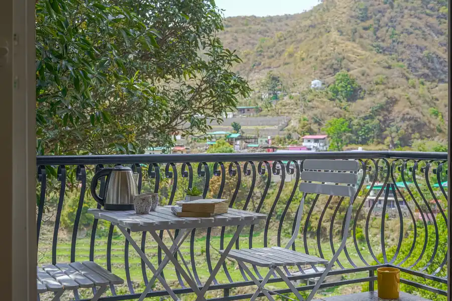 SaffronStays Woodpeckers Perch, Dehradun