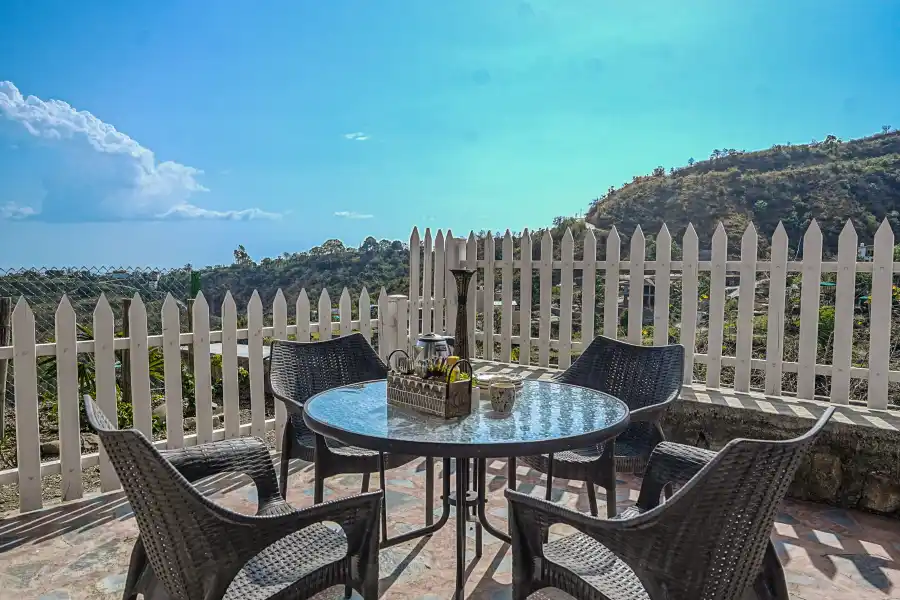 SaffronStays Woodpeckers Suite, Dehradun